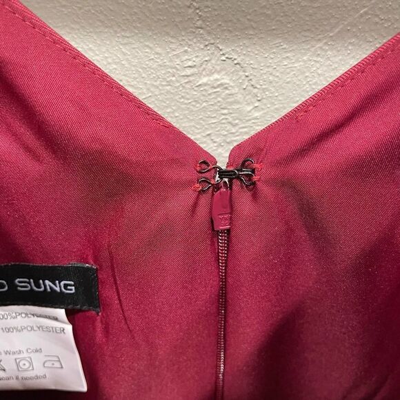 NWT Alfred Sung Draped Faux Wrap V-Neck Burgundy Cocktail Dress - Size: 8 - Picture 13 of 14